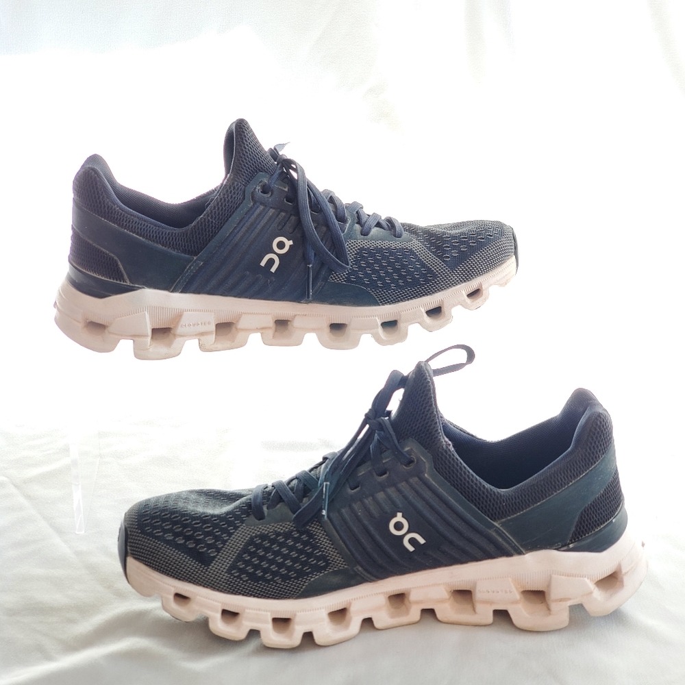 ON Cloud Cloudswift Running Sneakers in Navy Blue - Size 9 (Womens)